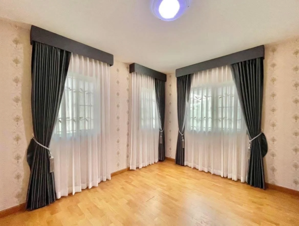 Gallery image 10